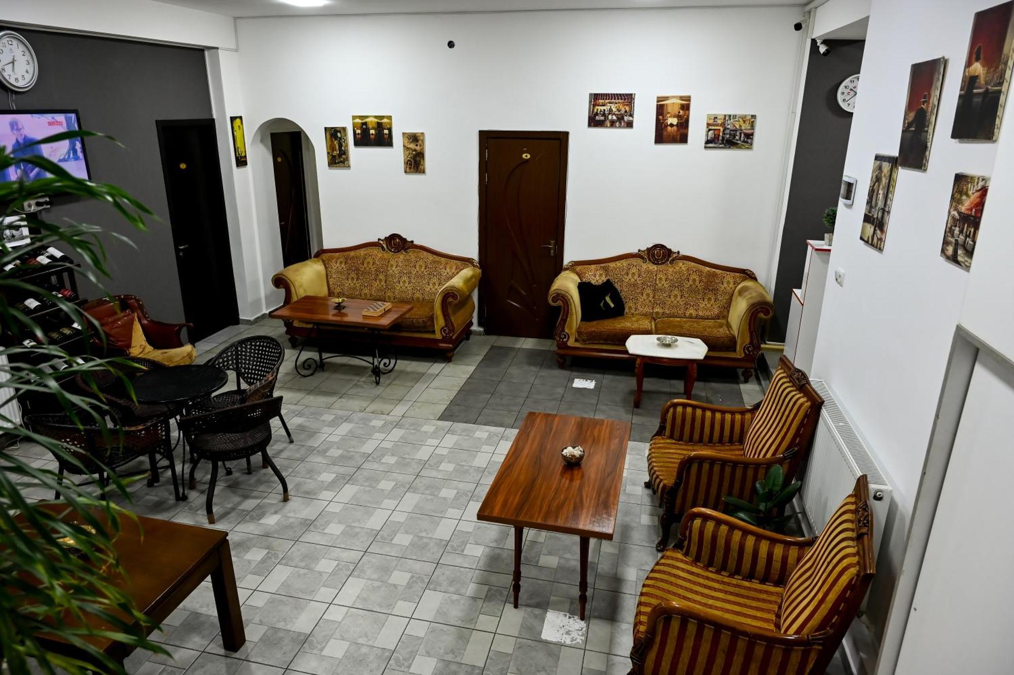 Starhostel Kutaisi Eksteriør billede