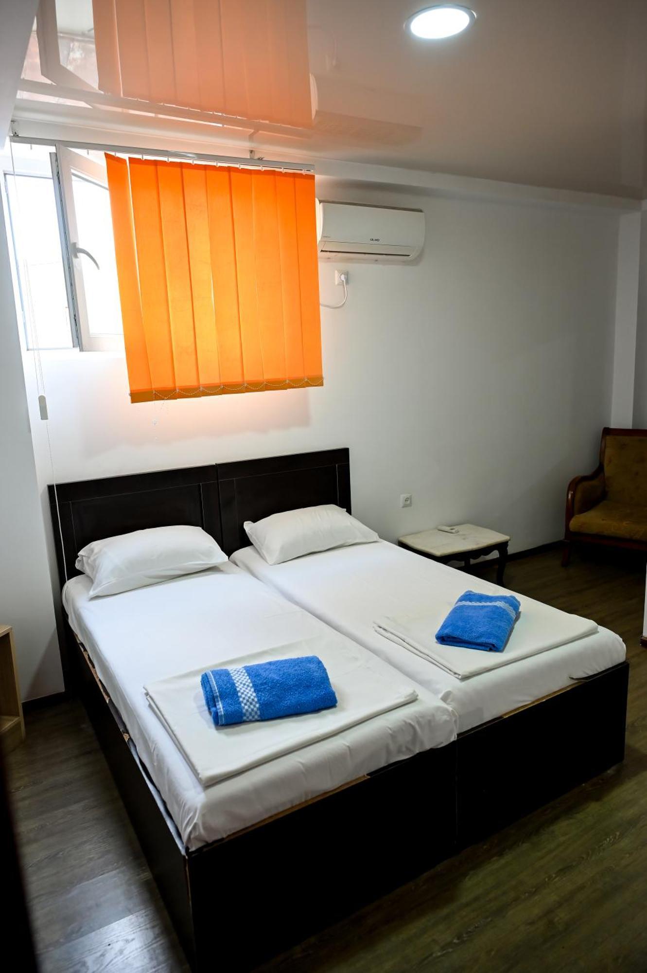Starhostel Kutaisi Eksteriør billede