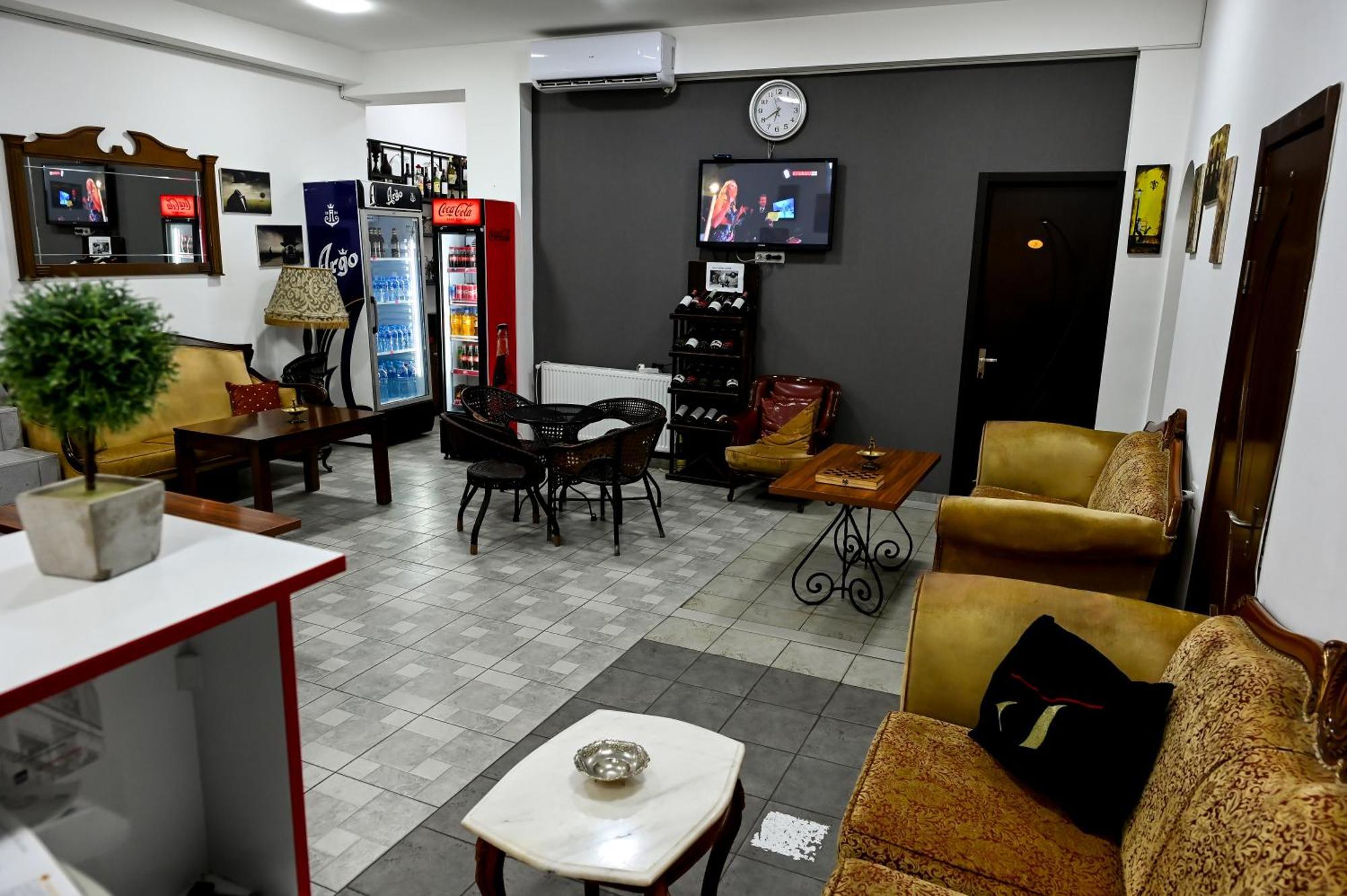 Starhostel Kutaisi Eksteriør billede