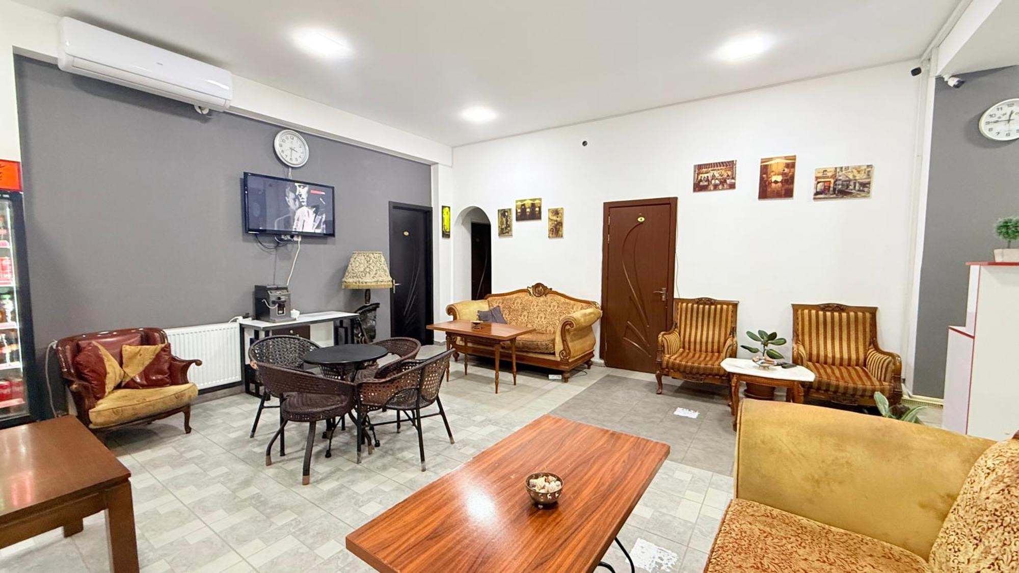 Starhostel Kutaisi Eksteriør billede