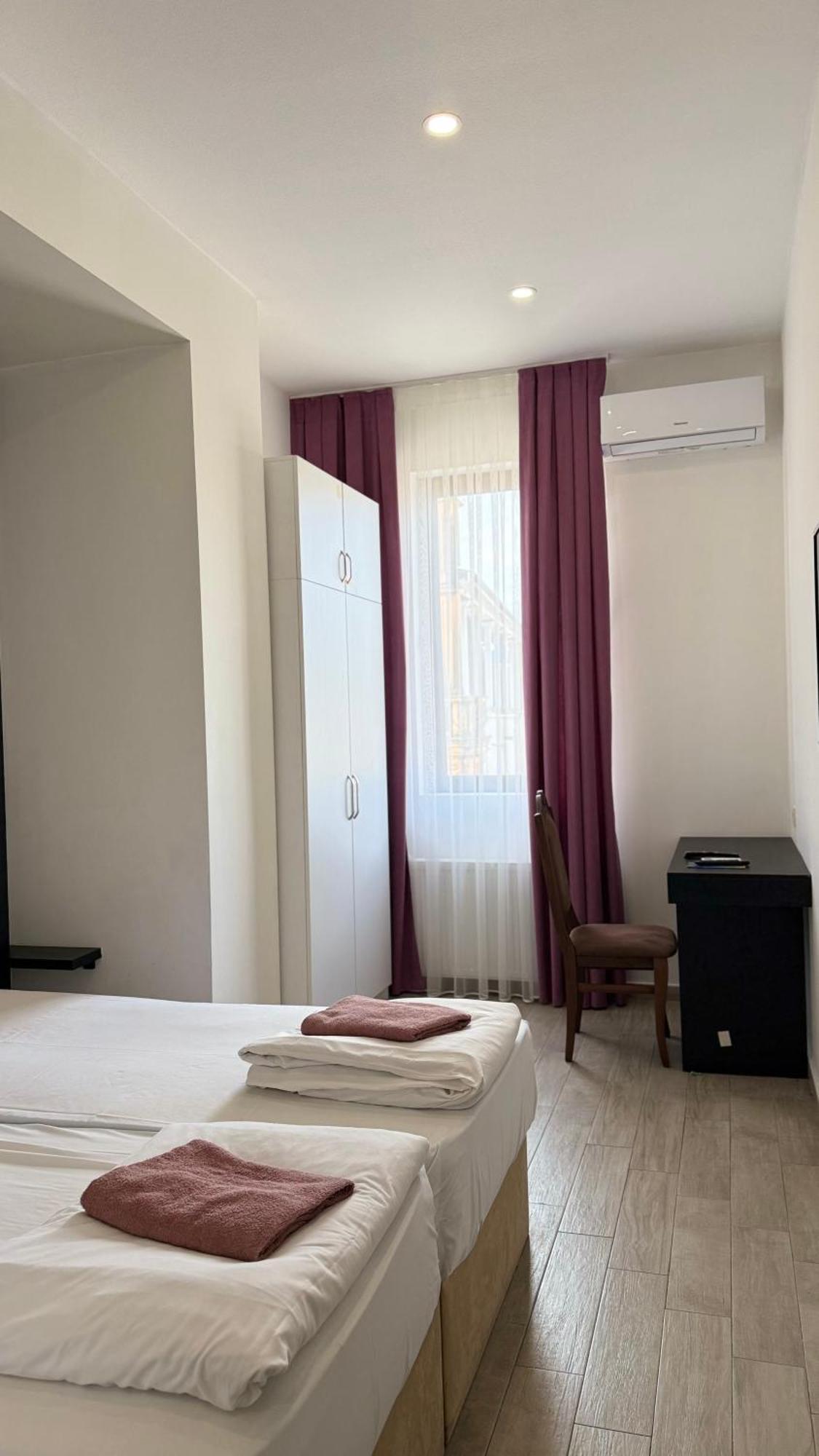 Starhostel Kutaisi Eksteriør billede